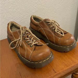 Preowned Dr. Martens 12283 Daisy Chunky Platform Oxfords